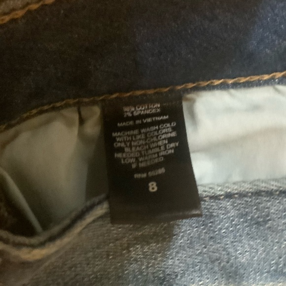 Express jean shorts size 8 NWOT - Picture 3 of 3